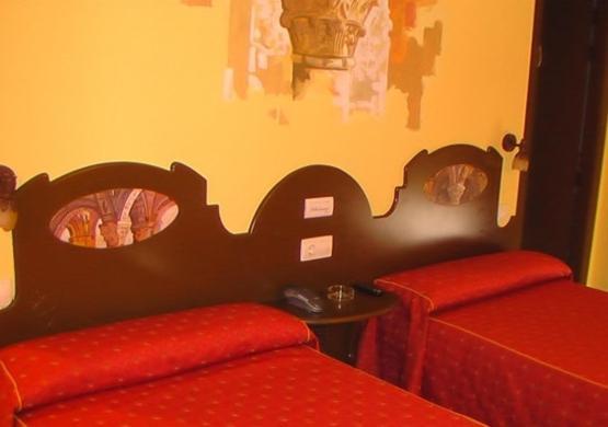 Hospederia Fernando I Hotell León Rom bilde